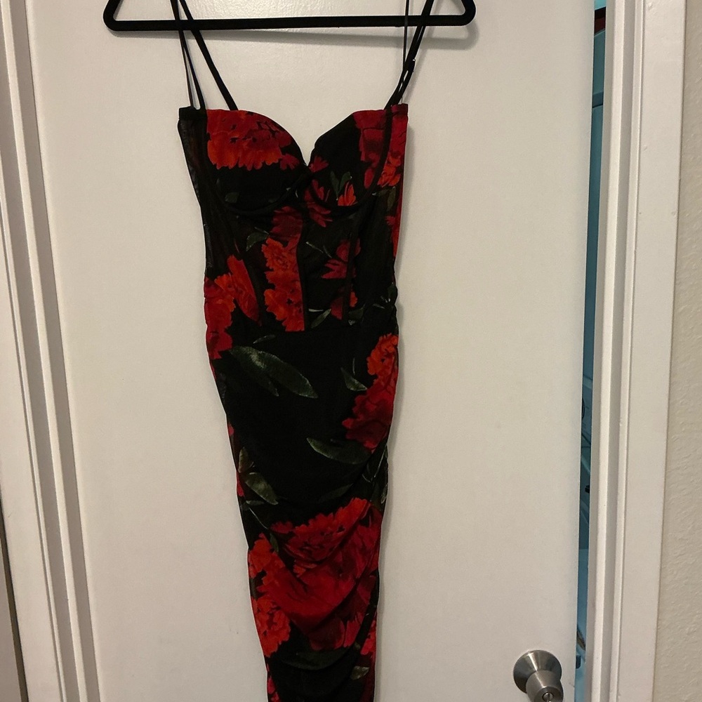 Fashion Nova Black and Red Bodycon Dress Sweetheart Spaghetti Strap